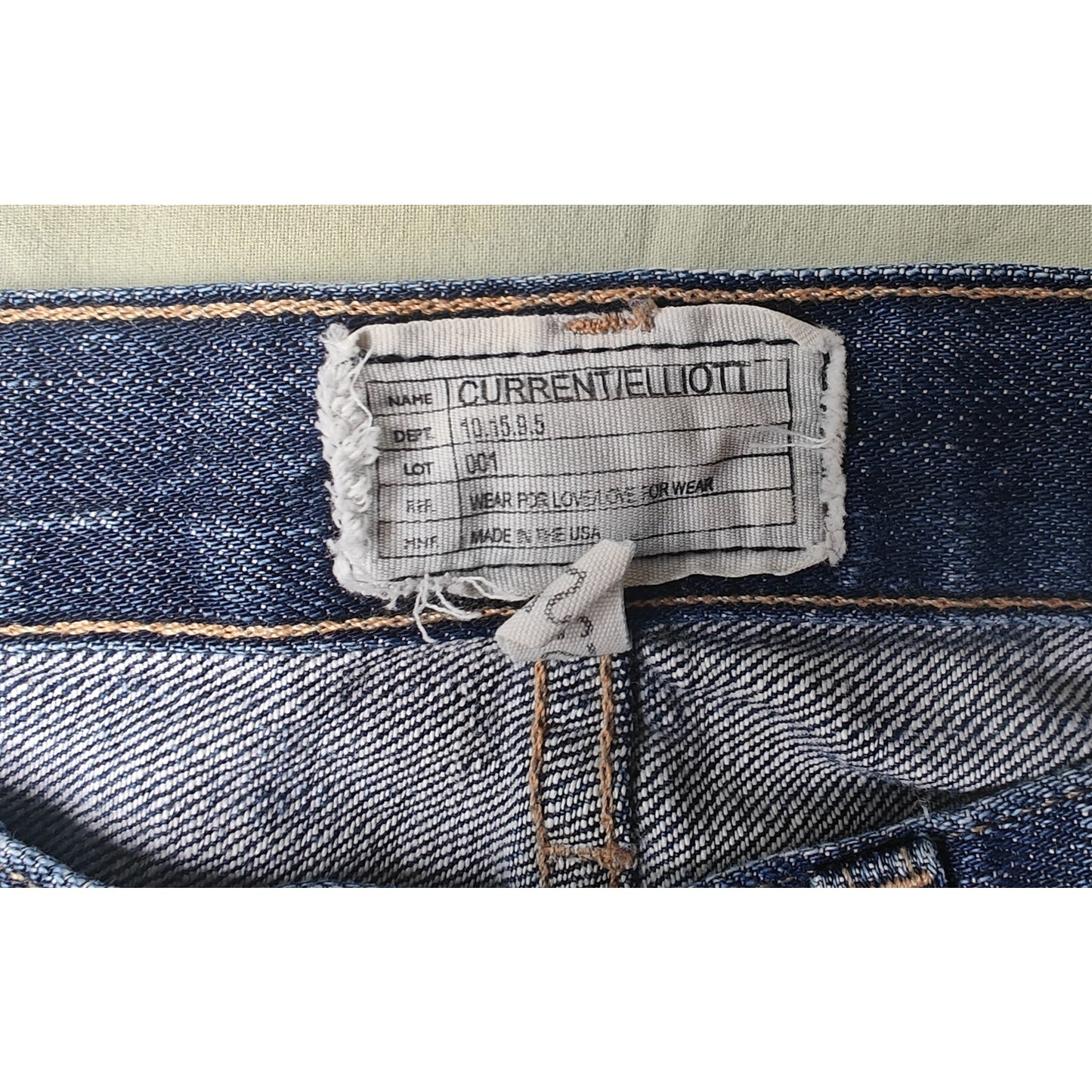 Distressed Wash Skinny Jeans