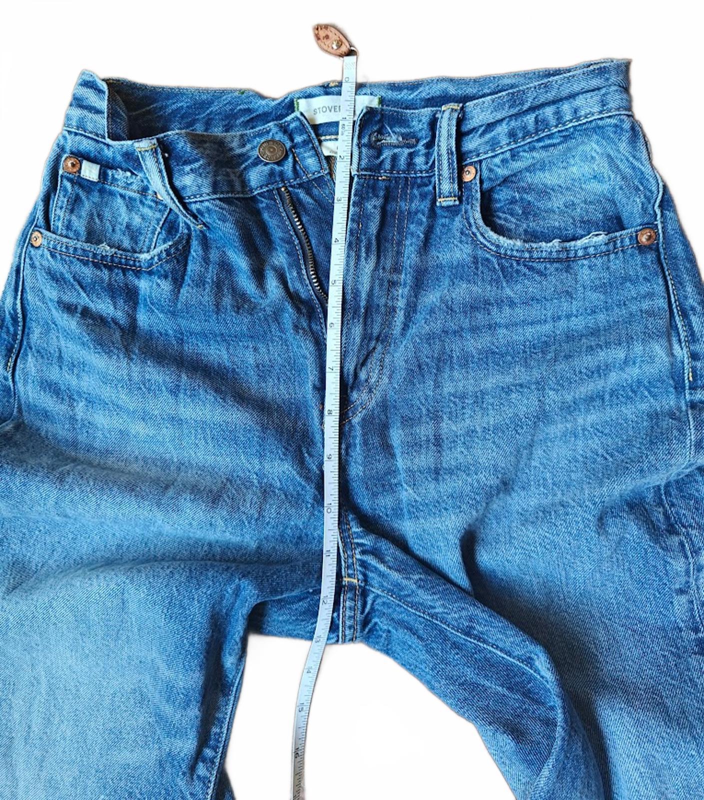 Aeropostale Low-Rise Stovepipe Jeans