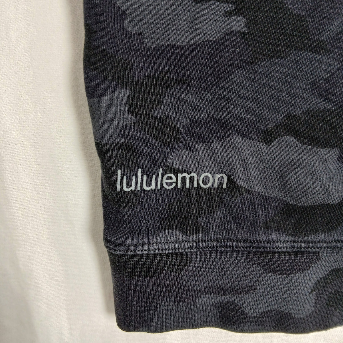 lululemon Perfectly Oversized Crew Camo Sweatshirt – Women’s Size 2