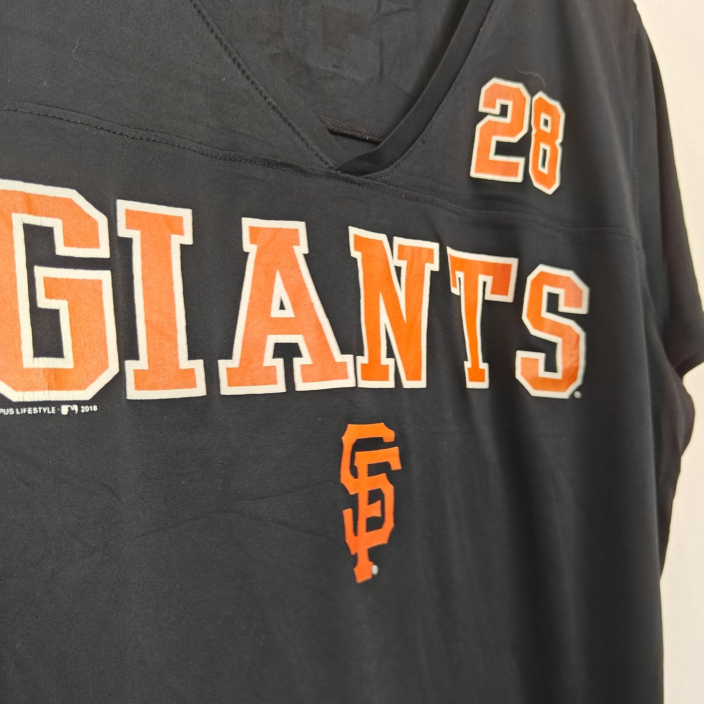 SF Giants Buster Posey 28 V Neck Tee