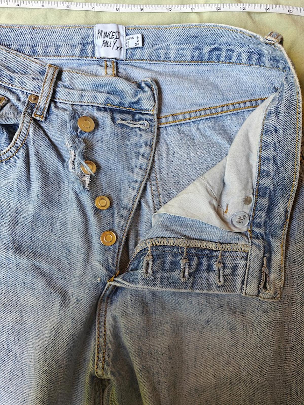 Straight Leg Light Wash Crossover Jeans Size 6
