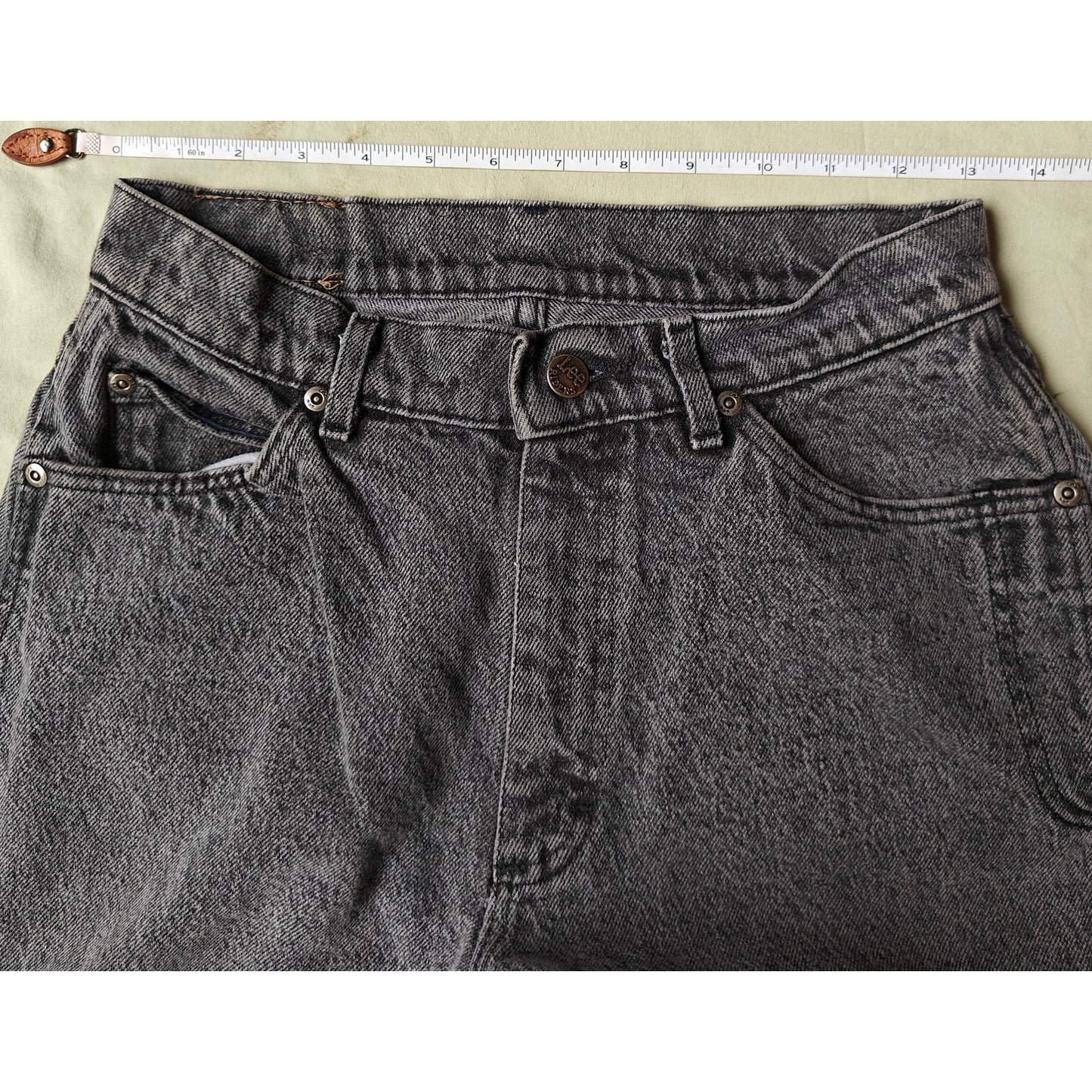Vintage High Rise Mom Style Tapered Jeans
