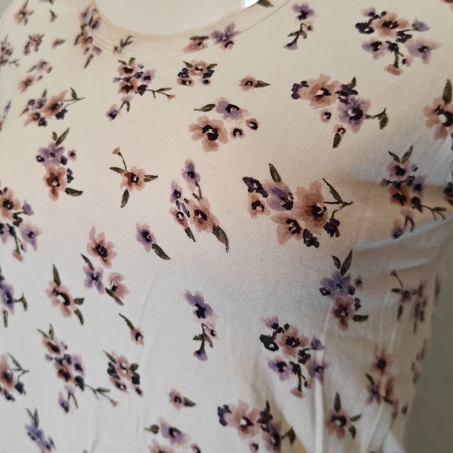 Floral Print Tee with Keyhole Back