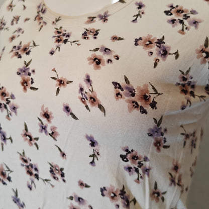 Floral Print Tee with Keyhole Back