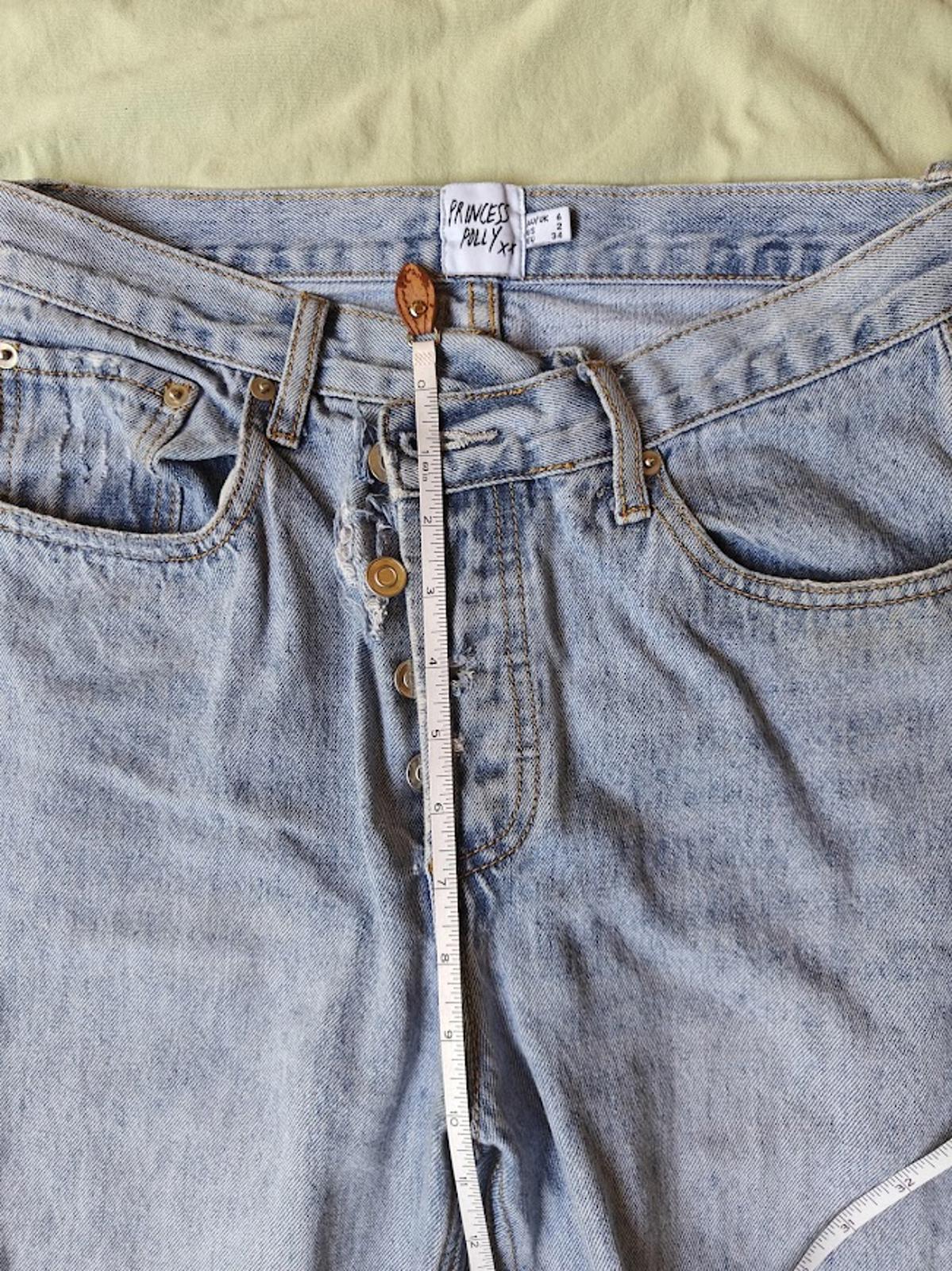 Straight Leg Light Wash Crossover Jeans Size 6