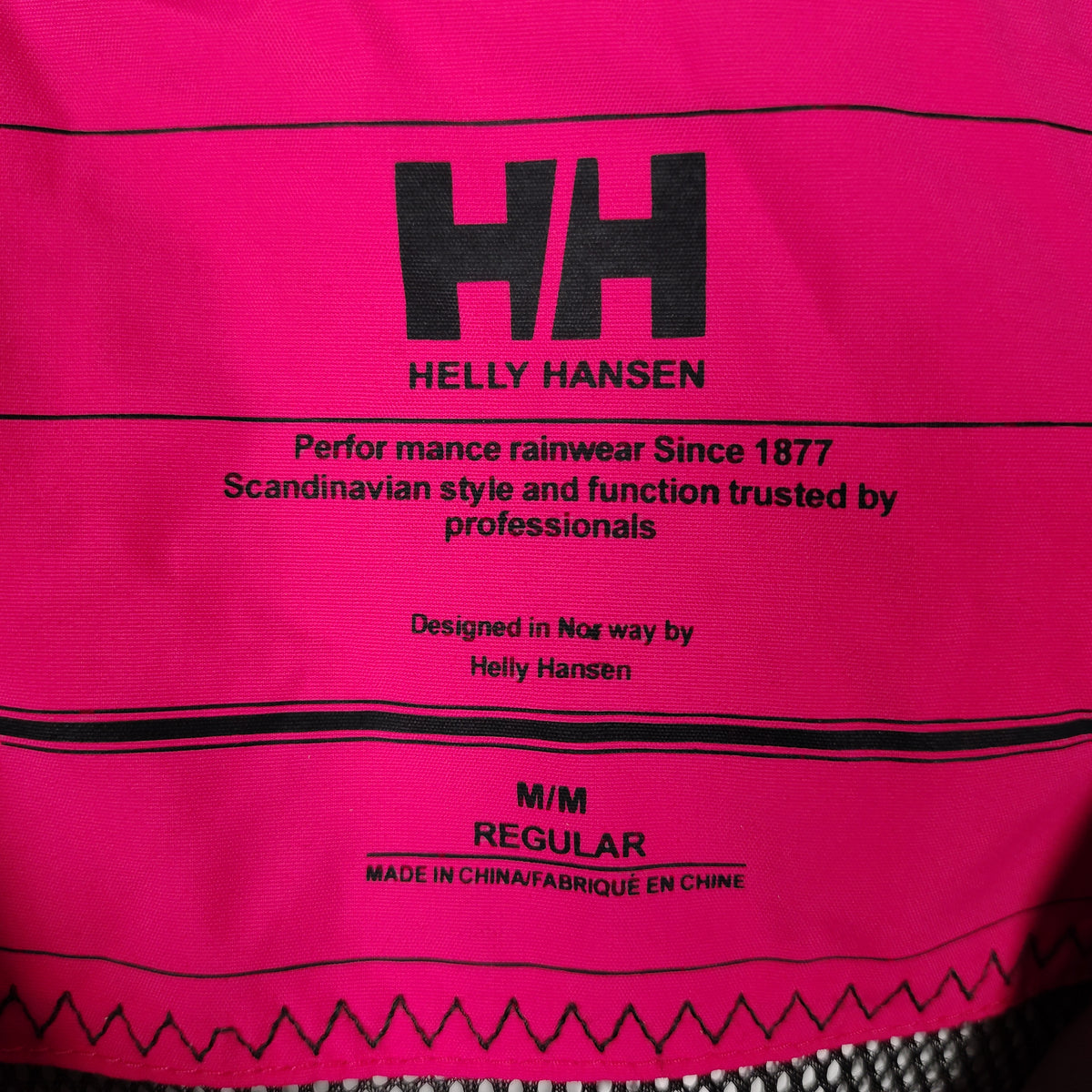 Helly Hansen Pink Gray & Black Hooded Rain Jacket – Women’s Medium