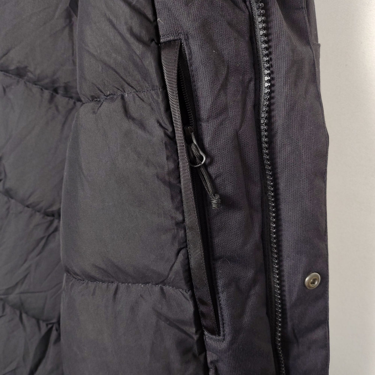 The North Face Black Insulated Hooded Parka – Men’s XS