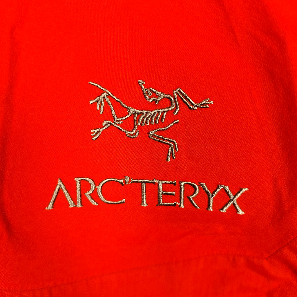 Arc’teryx Red GORE-TEX Hooded Shell Jacket – Men’s XS