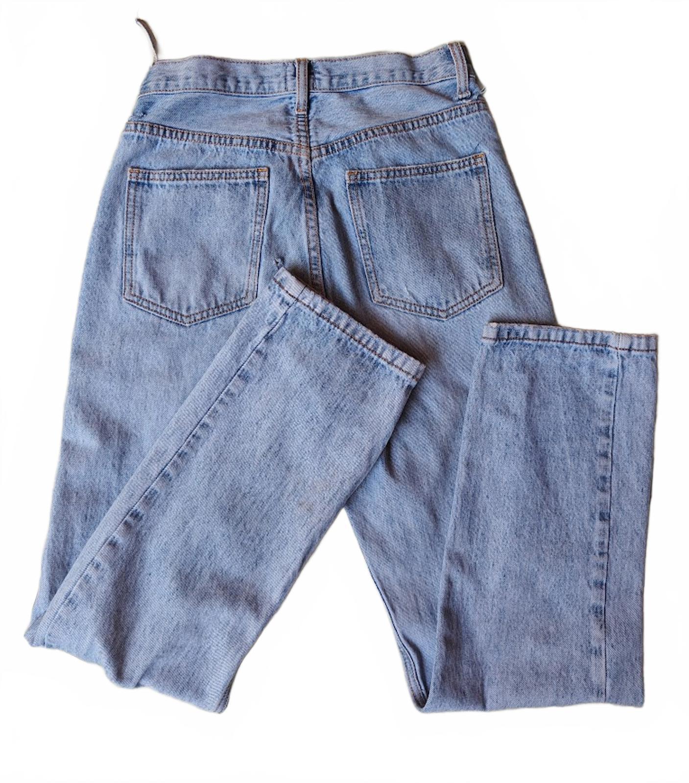 Straight Leg Light Wash Crossover Jeans Size 6
