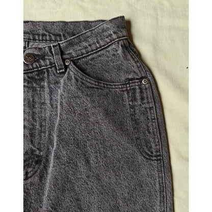 Vintage High Rise Mom Style Tapered Jeans