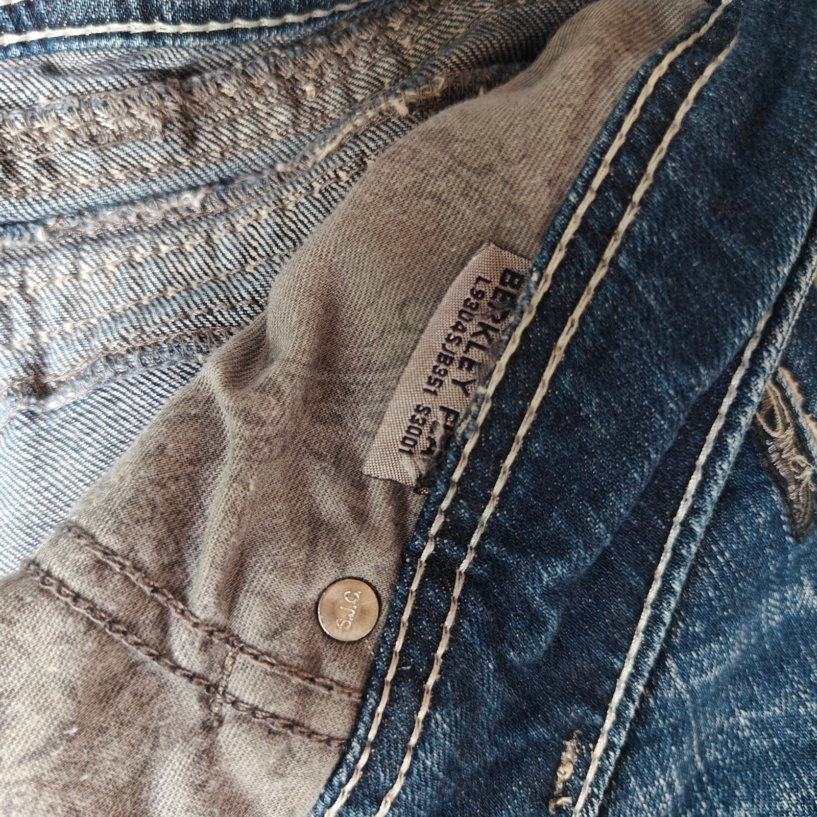 Berkley Flap Dark Wash Bootcut Jeans Size 28