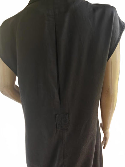 Black Sleeveless Duster