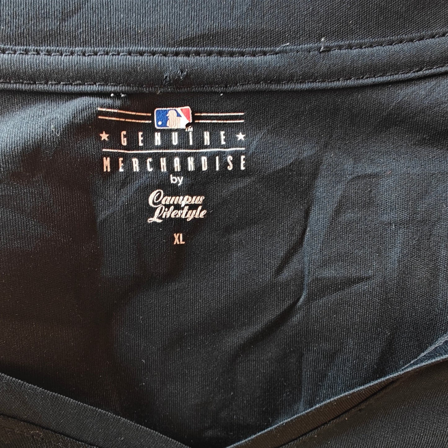 SF Giants Buster Posey 28 V Neck Tee