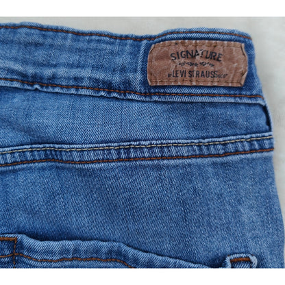 Signature by Levi Strauss High Rise Slim Crop Jeans